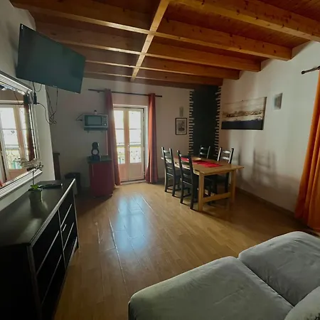2 Bedroom, 2 Bathroom - Travessa Da Madalena *